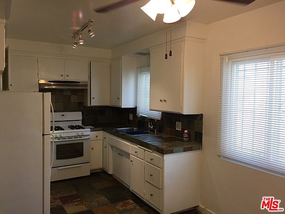 2nd image of 917 E La Palma Dr APT 3