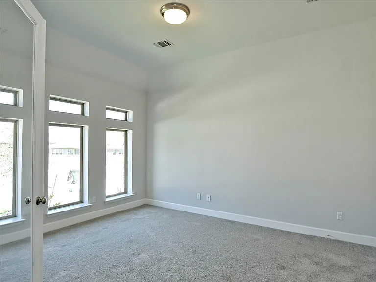 612 Jefferson Dr — Photo 16