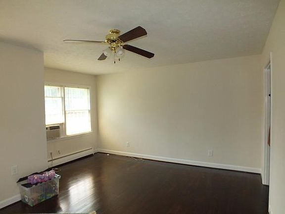 4th image of 310 Locust Hts #312