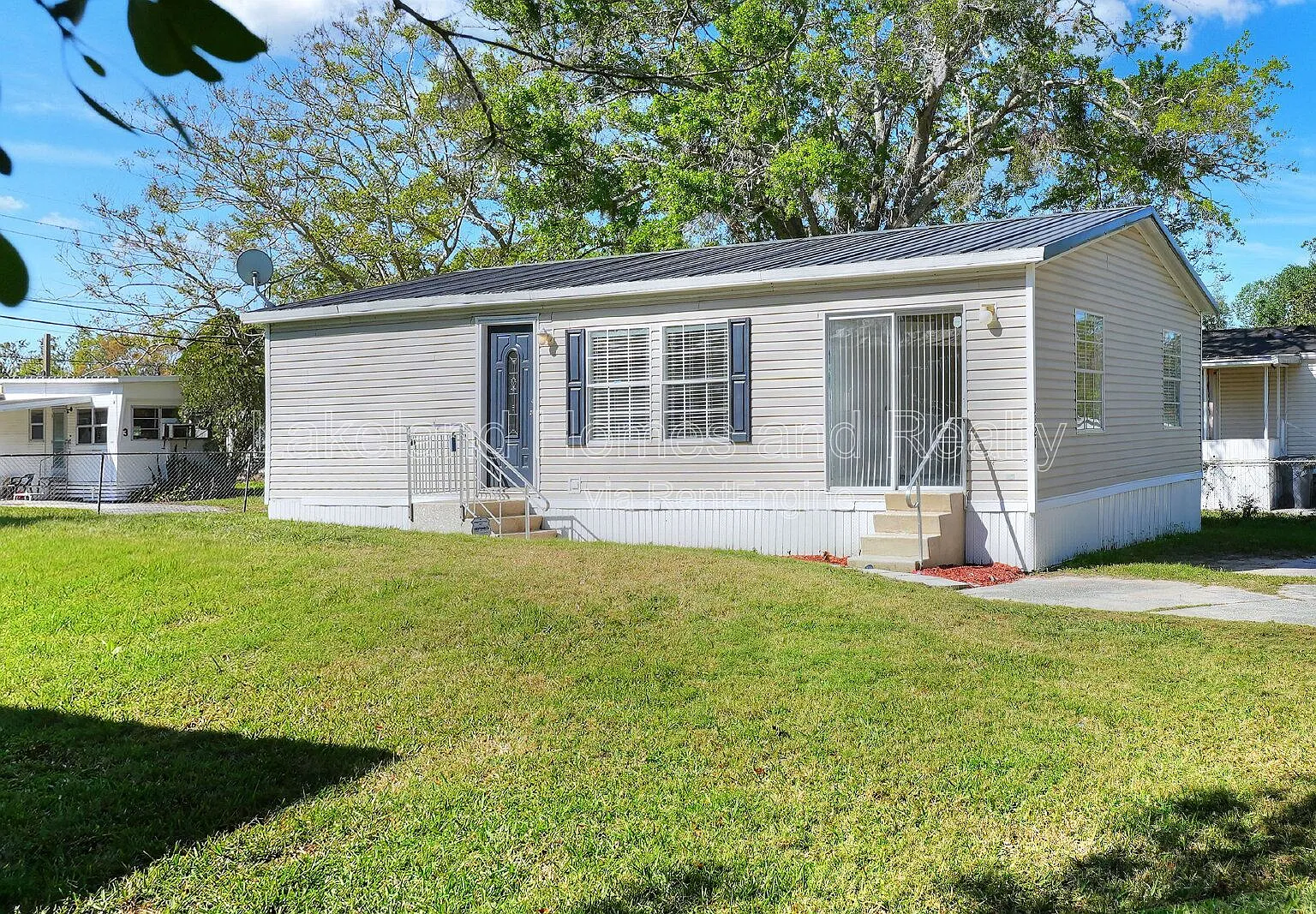 3 bed, 2.0 bath, 960 sqft, $1,450 — Photo 1