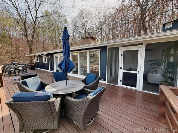 217 Lucky Strike Dr, Sunrise Beach, MO 65079