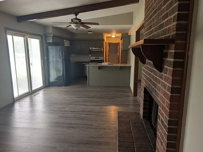 222 W Virginia Rd — Photo 6