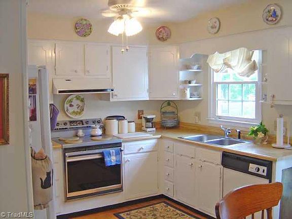 3rd image of 4612 Lawndale Dr Unit B