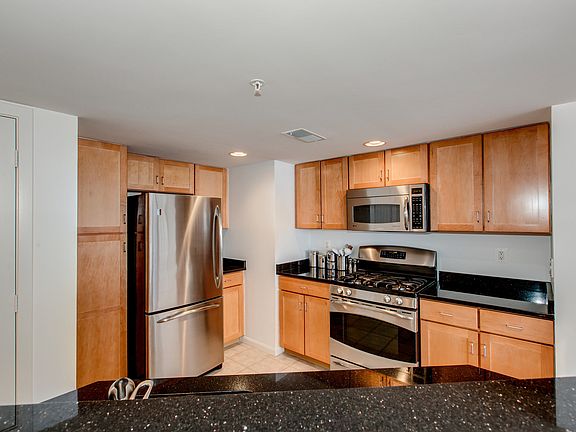 5th image of 2220 Fairfax Dr APT 306