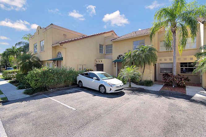 1st image of 4874 Nw 97 Ct