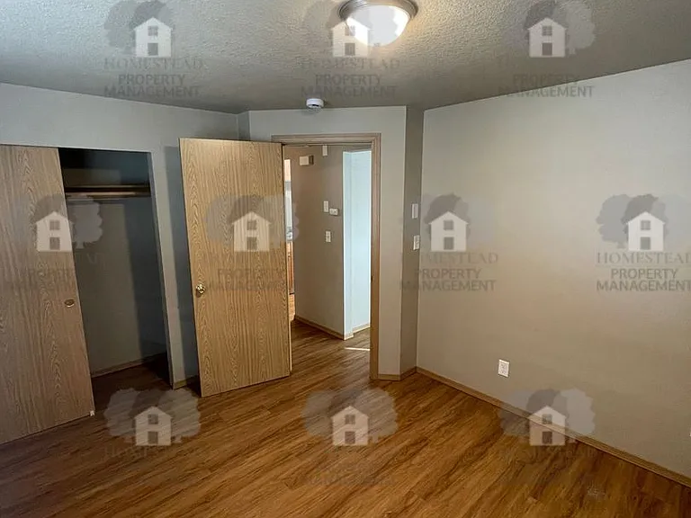 475 Jackson St W — Photo 10