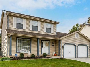 938 Oakwood Farms Ln, Ballwin, MO 63021