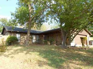9 NW 58th St, Lawton, OK 73505