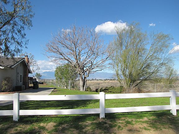 4th image of 747 River Dr