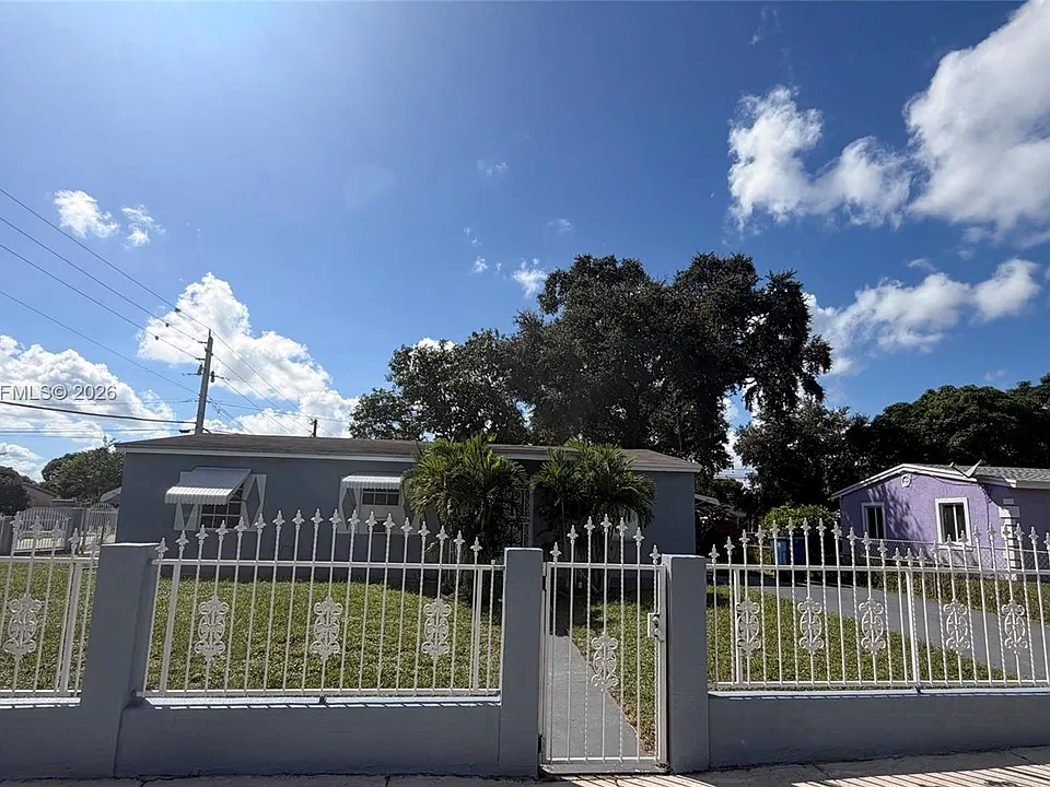 16000 NW 17th Ct