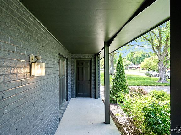 2nd image of 280 N Kingsway Dr
