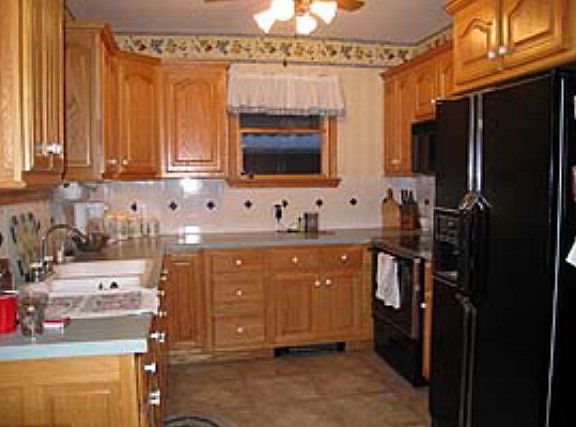 4th image of 77 Raymond Ave