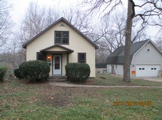 8603 W 60th St, Overland Park, KS 66202