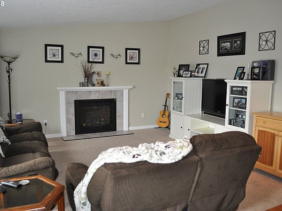 2nd image of 8615 NE 139th Ave