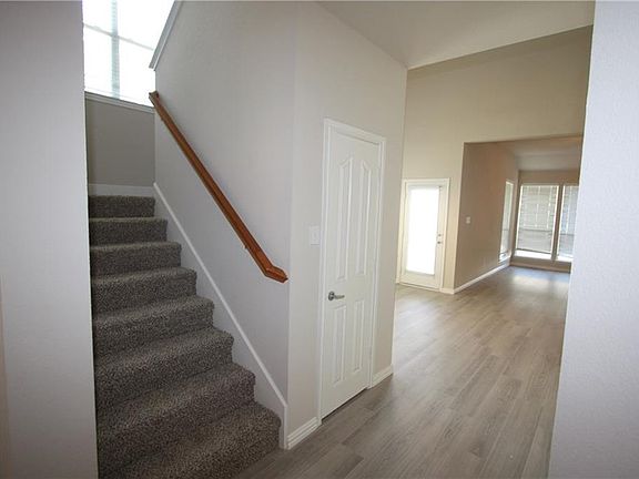 5th image of 5129 Emmeryville Ln