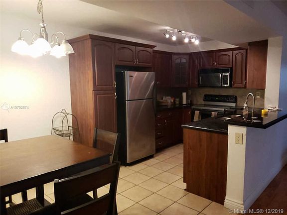 2nd image of 350 Palm Cir W APT 303