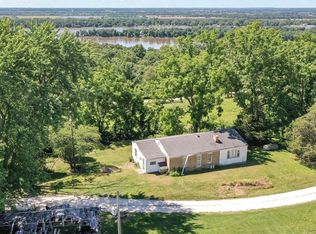 523 Winneberg Rd, Golden Eagle, IL 62036