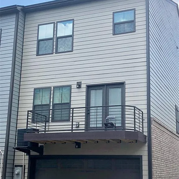 1519 S Church St — Photo 2