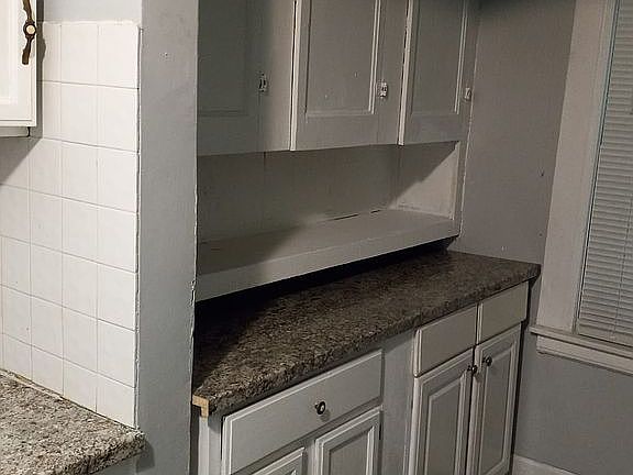 3rd image of 15039 Sorrento St
