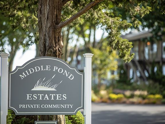 5th image of 70 Middle Pond Rd Unit 15