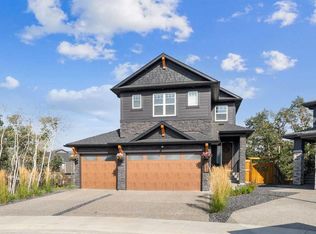 321 SW Legacy Woods Mnr SE, Calgary, AB T2X 5A8