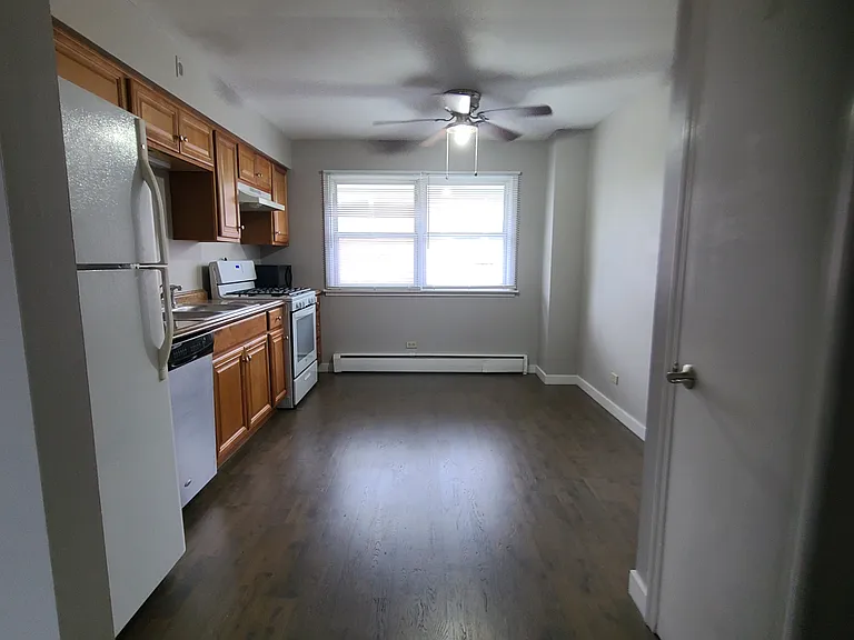 460 Lincoln Ln #2N — Photo 1