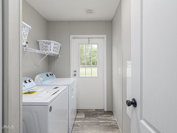 3rd image of 18 Briarfield Ct Lot 19