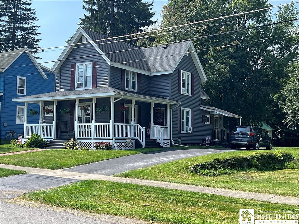 1st image of 174 Bentley Ave