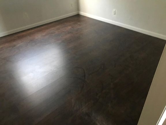 3rd image of 3552 Yosemite Ave