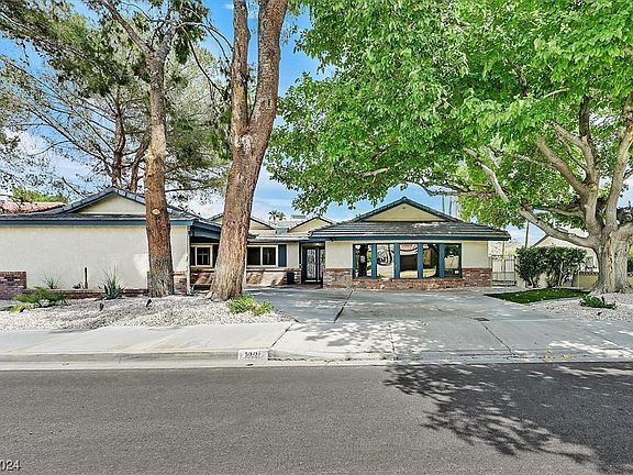 2nd image of 1301 Eaton Dr