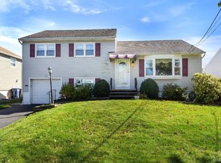 7 Garside Pl, Clark, NJ 07066