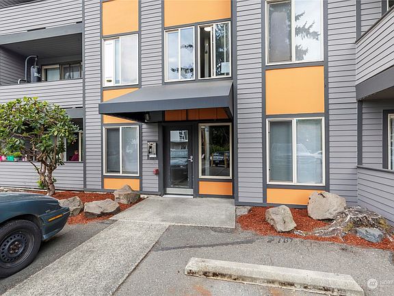 3rd image of 12333 33rd Avenue NE
