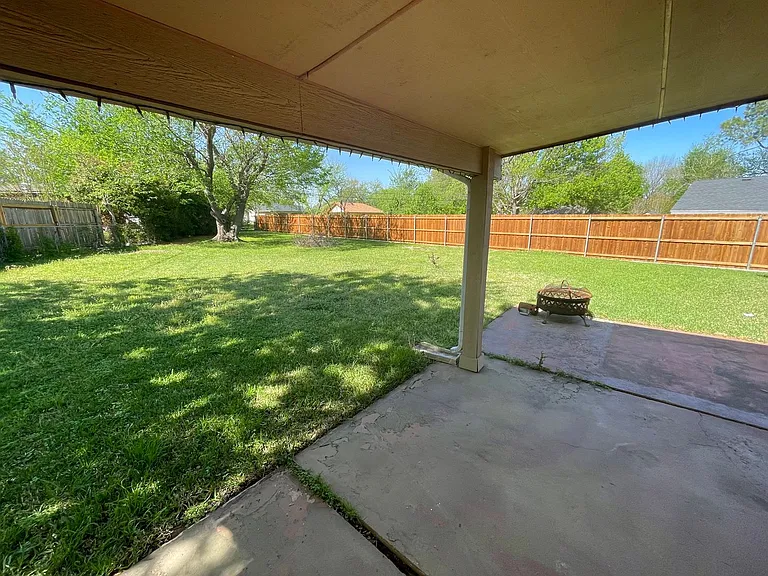 201 E Fuller Dr — Photo 14