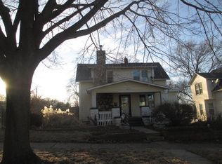 437 53rd St, Moline, IL 61265