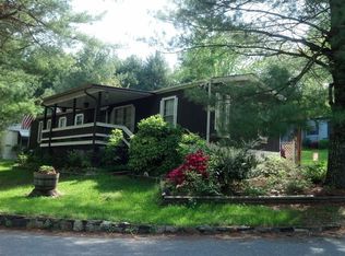 65 Outer Park Dr, Hendersonville, NC 28792