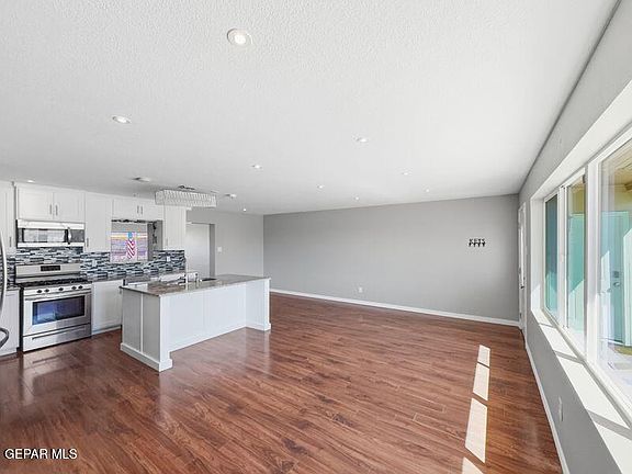 4th image of 7107 Parkland Dr