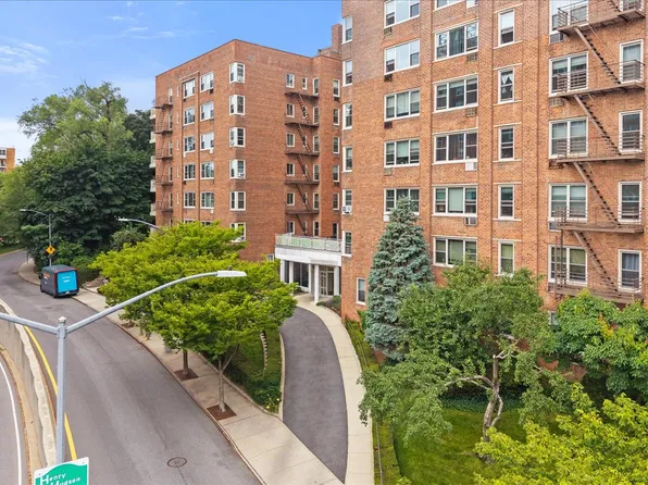 629 Kappock Street image 14 of 38