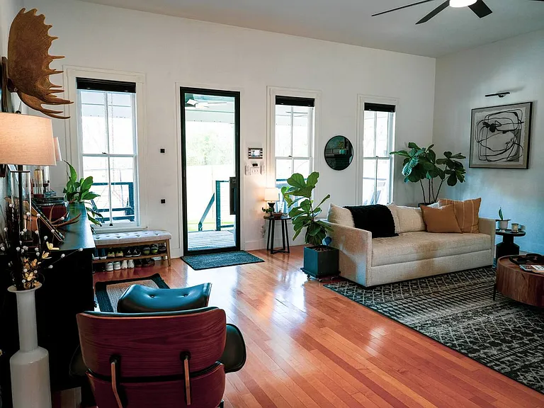 907 S Center St — Photo 36