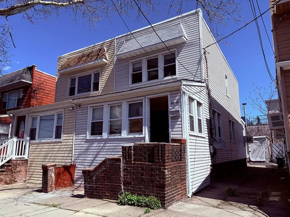 54-33 44th St #1, Maspeth, NY 11378