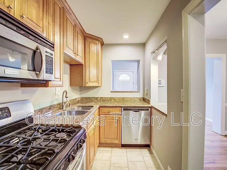 1417 Downing St NE — Photo 19