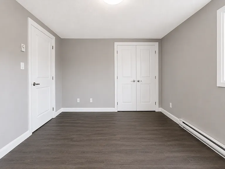 735 Lasalle Blvd — Photo 9