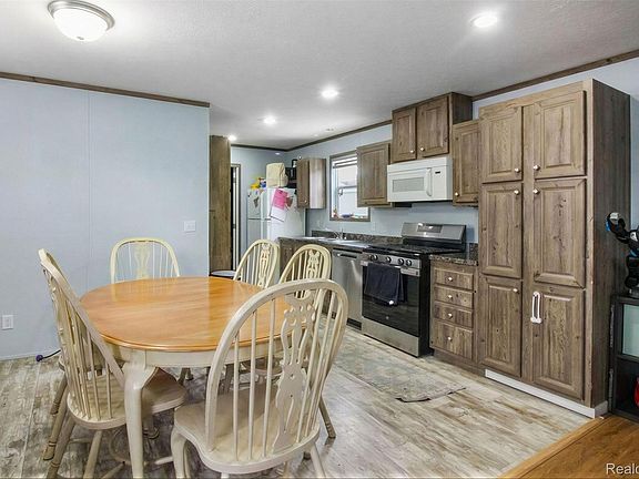 5th image of 669 Lafferty Dr