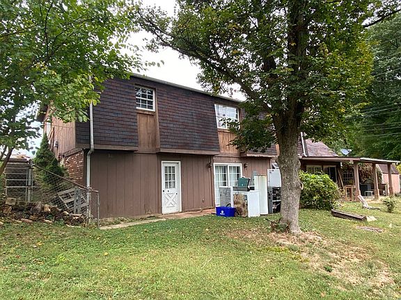 3rd image of 111 Rosewood Ave
