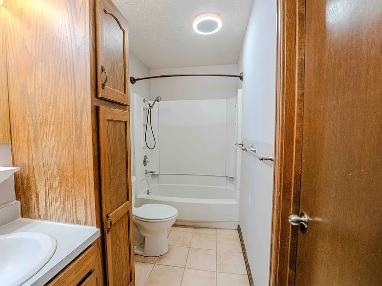 225 Parker Dr — Photo 15