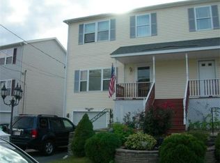27 Arrowsic St, Worcester, MA 01606