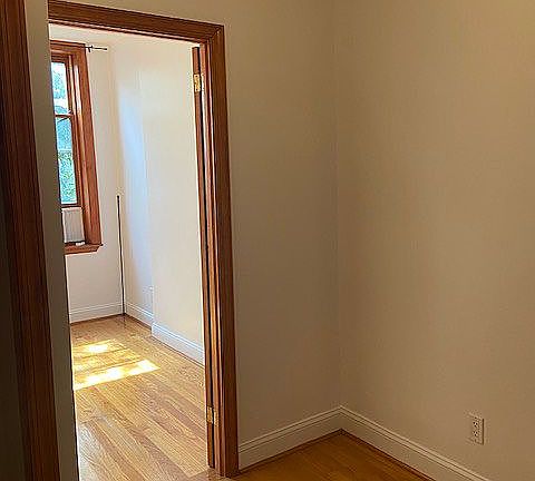 4th image of 114 E 7th St APT 9