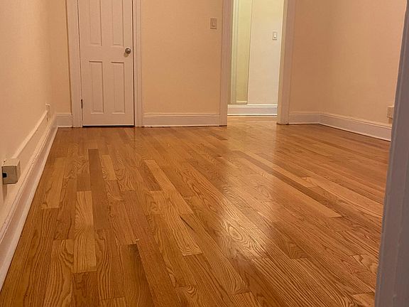 3rd image of 86 Bay 26th St
