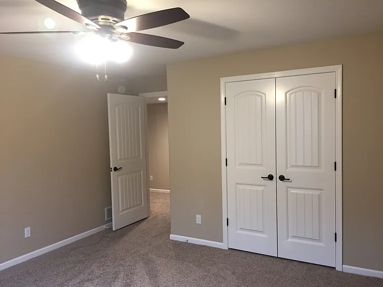 4039 Westminister Dr — Photo 18