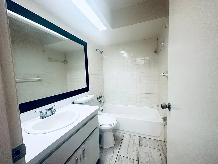 101 Lake Hunter Dr #16 — Photo 6