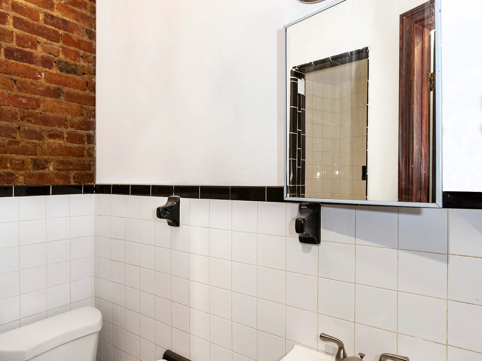 1030 Greene Ave — Photo 1